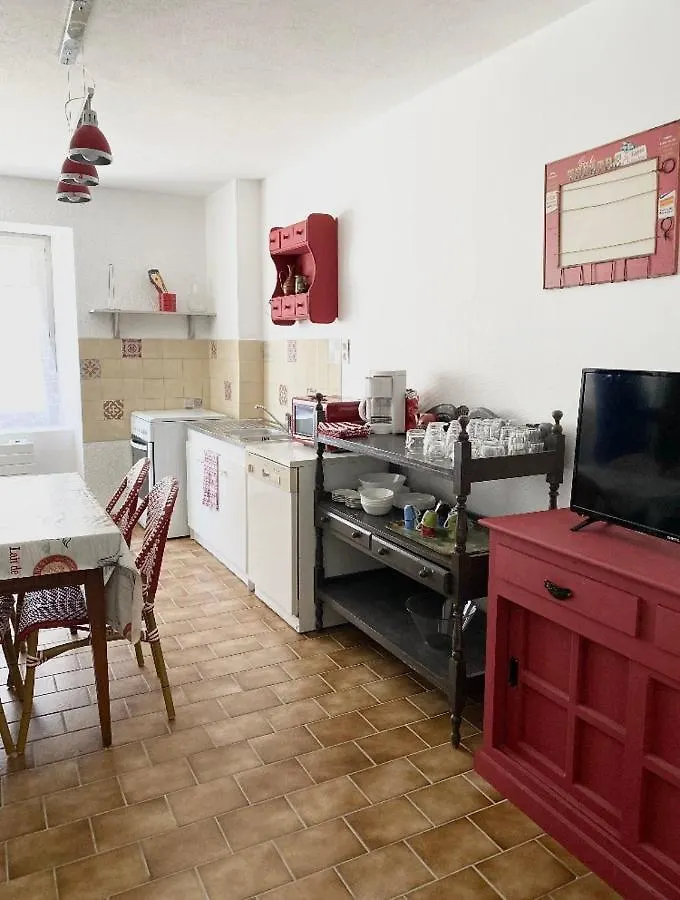 Studio en rez-de-chaussée tout équipé Jullianges
